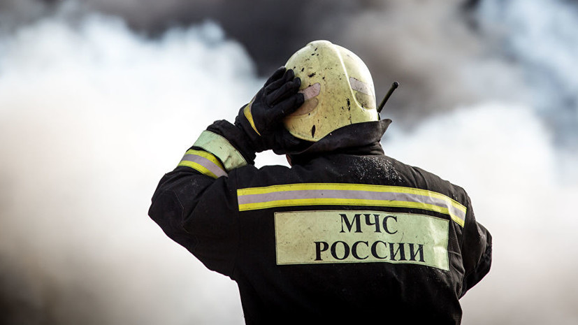 В Петербурге произошёл пожар в здании автосервиса