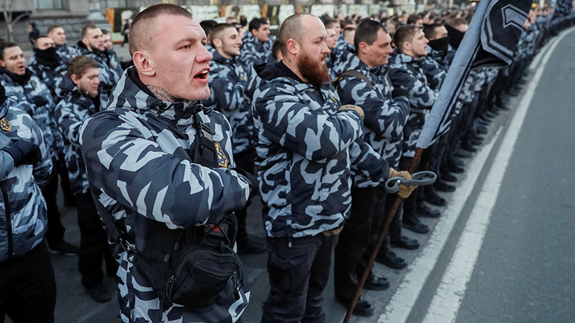 «В глазах радикалов он предатель»: почему украинские националисты потребовали посадить Порошенко в тюрьму