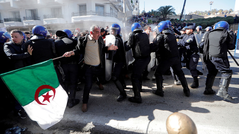 В Алжире вновь начались акции протеста
