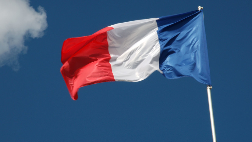 В ряде районов Франции из-за ветра объявлен «оранжевый» уровень опасности