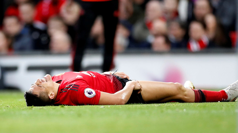 Футболист МЮ Санчес пропустит два месяца из-за травмы колена