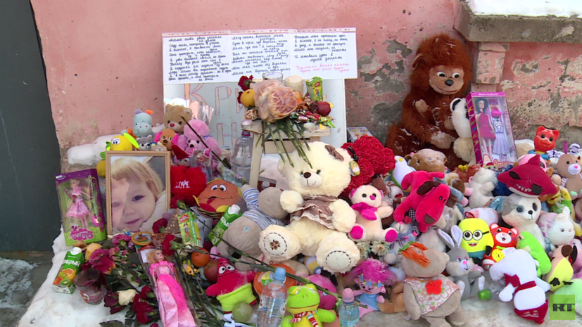 «Мы даже не знали, что в этой квартире живёт ребёнок»: кто виноват в гибели девочки в Кирове