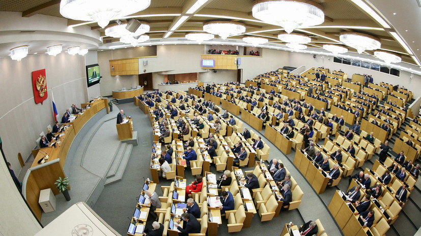 Госдума приняла во втором чтении законопроекты о фейковых новостях
