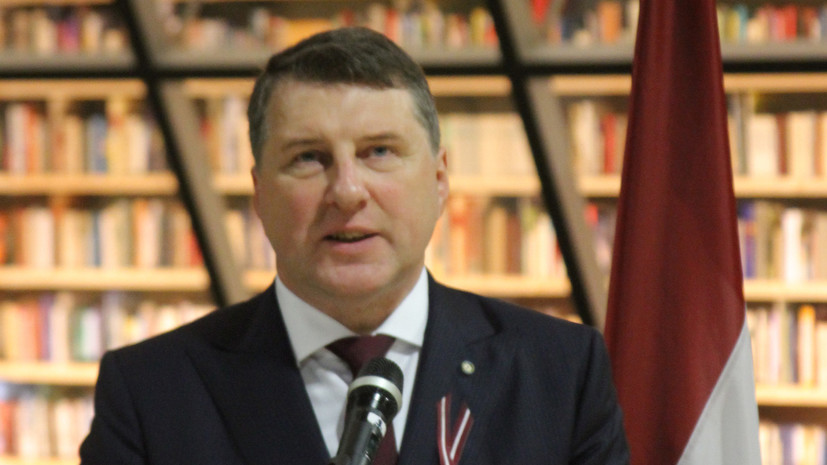 Президент Латвии предложил автоматически предоставлять гражданство детям неграждан