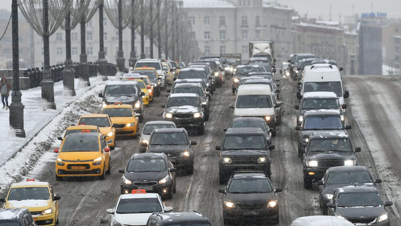 Пробки в Москве достигли 10 баллов