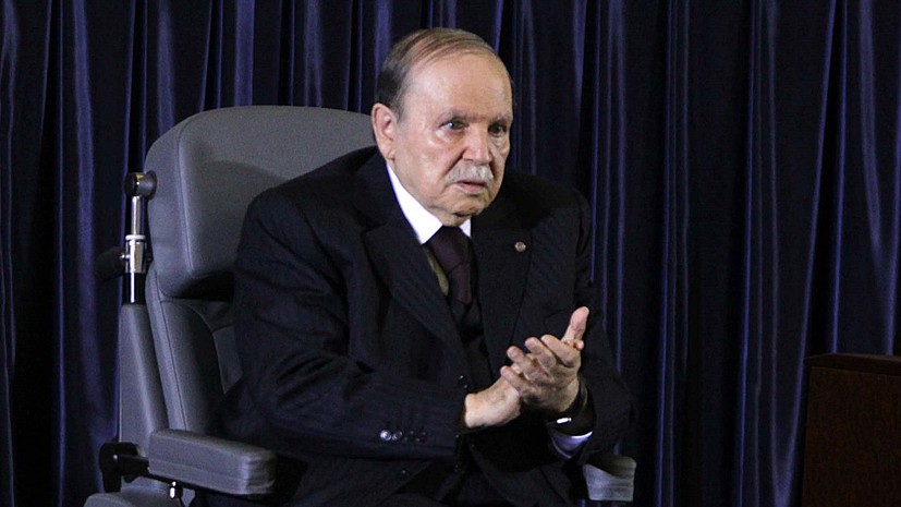 Действующий глава Алжира отказался от участия в выборах президента