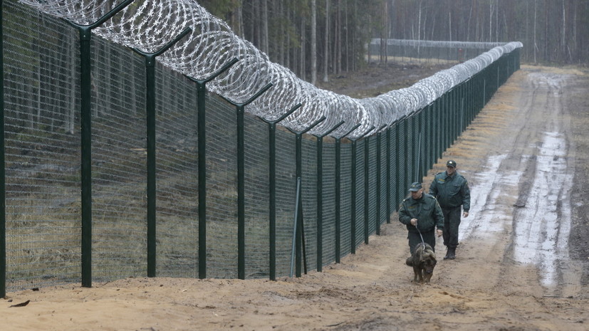 В Совфеде прокомментировали завершение строительства в Латвии забора на границе с Россией