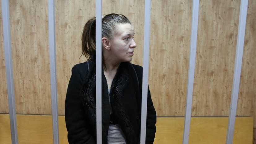 Мать брошенной в квартире в Москве пятилетней девочки арестована