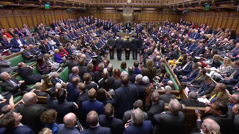 Британский парламент проголосовал против брексита без сделки