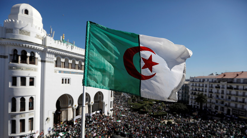 В Алжире начались консультации по формированию правительства