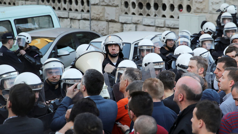 Число задержанных участников протеста в Белграде достигло семи