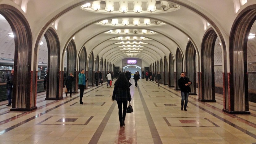 На станциях метро Москвы разместили 400 постеров о кино