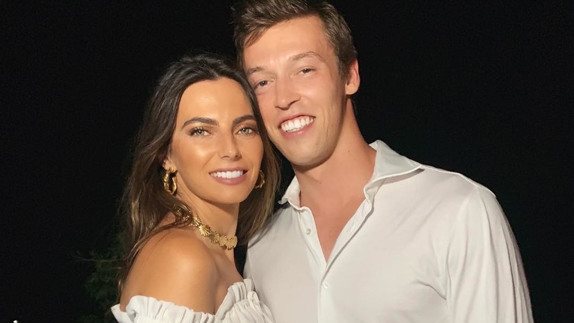 Девушка гонщика «Формулы-1» Квята намекнула на свою беременность