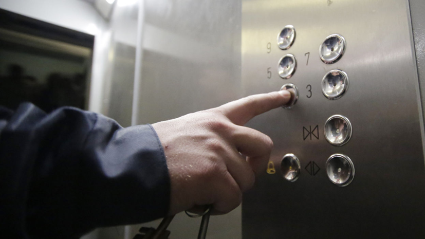 Власти Калининградской области возьмут под личный контроль замену лифтов в многоквартирных домах