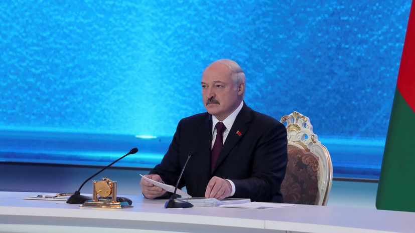 Лукашенко заявил, что весь мир смотрит на Белоруссию