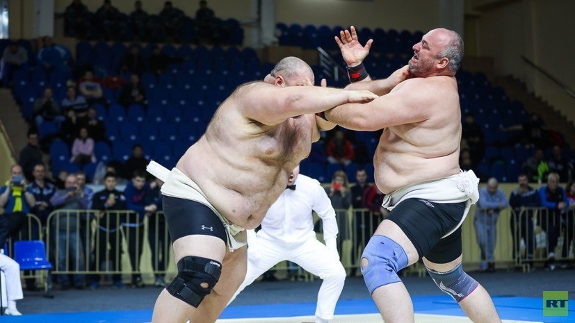 На чемпионате России по сумо в Смоленске выступили около 300 спортсменов