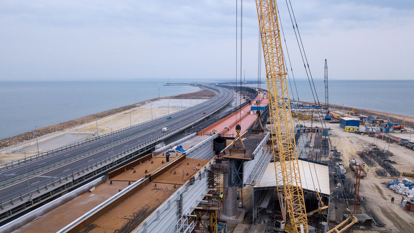 Строители установили все пролёты железнодорожной части Крымского моста