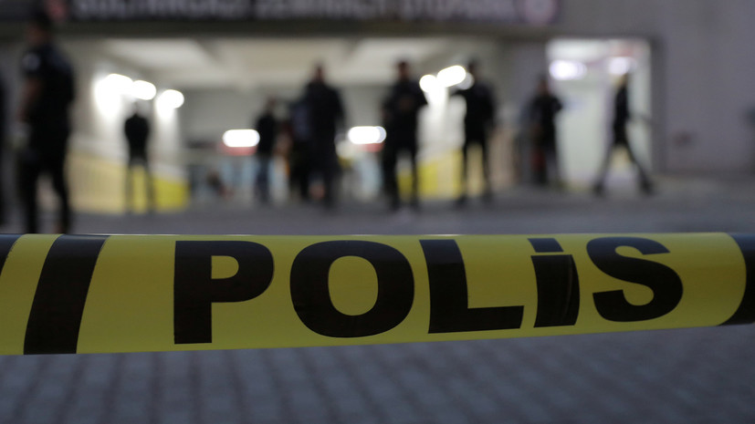 Двое полицейских устроили стрельбу в аэропорту турецкого Кайсери