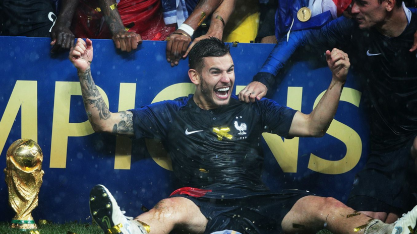 «Бавария» подписала контракт с футболистом сборной Франции 