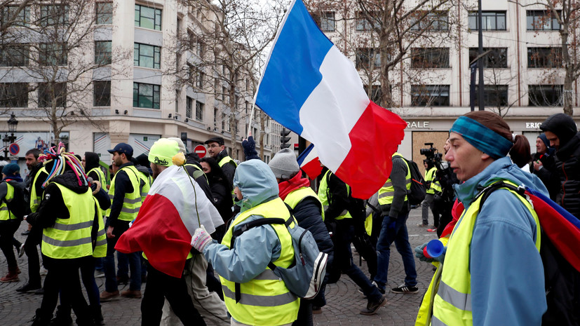 Власти Франции намерены запретить «жёлтым жилетам» проводить акцию на Елисейских Полях
