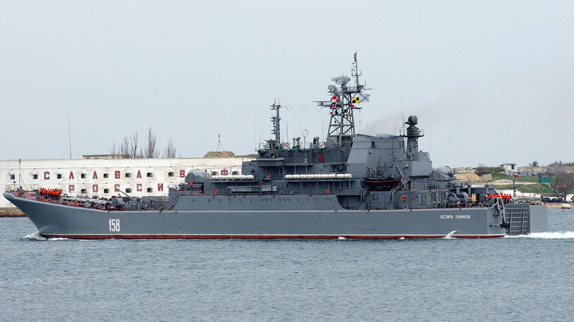 Десантные корабли «Цезарь Куников» и «Азов» вернулись в Севастополь после учений