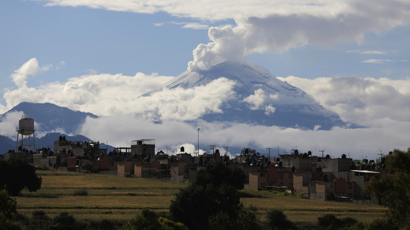 Жителей Мехико предупредили об угрозе извержения вулкана Попокатепетль