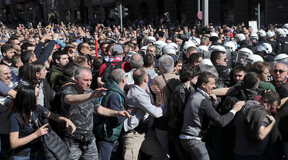 Столкновения демонстрантов с полицией, 17 марта 2019 года.