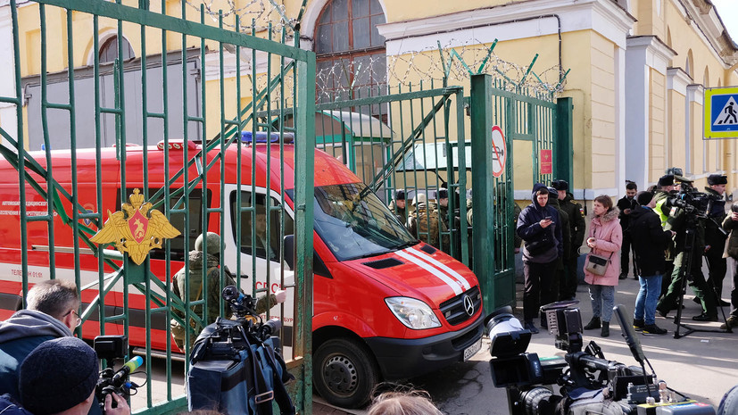 «Жизни пострадавших ничего не угрожает»: что известно о взрыве в военной академии имени Можайского в Санкт-Петербурге