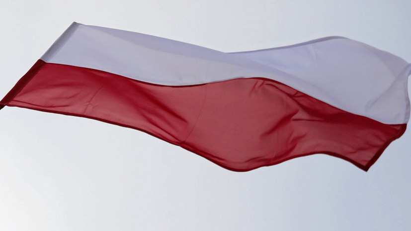 ЕК запускает новую процедуру против Польши из-за судебной реформы