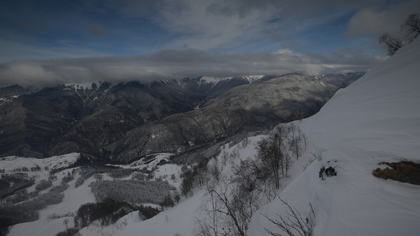 В горах Сочи нашли заблудившуюся из-за тумана сноубордистку