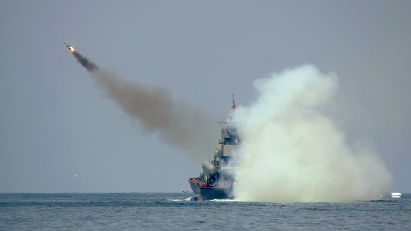 Корабли ВМФ России провели ракетные стрельбы на учениях в Чёрном море 