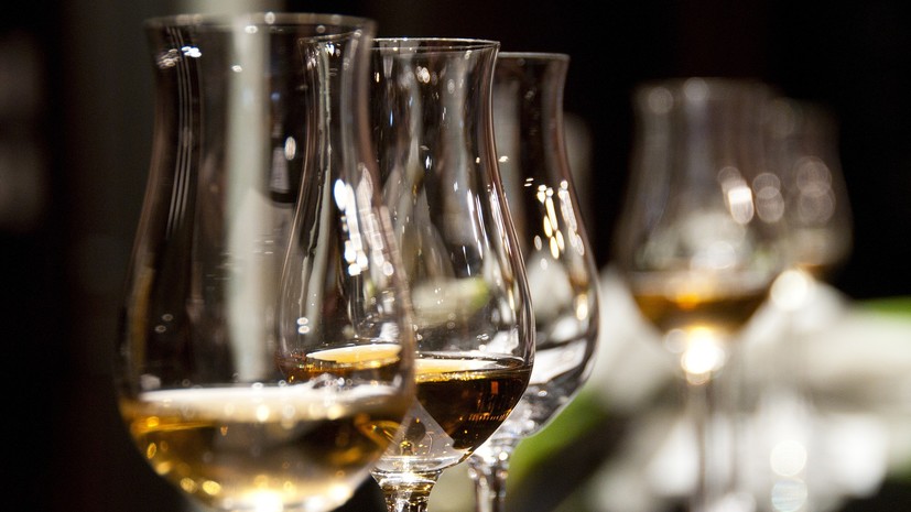 Эксперт поддержал возможное разрешение продажи алкоголя в учреждениях культуры