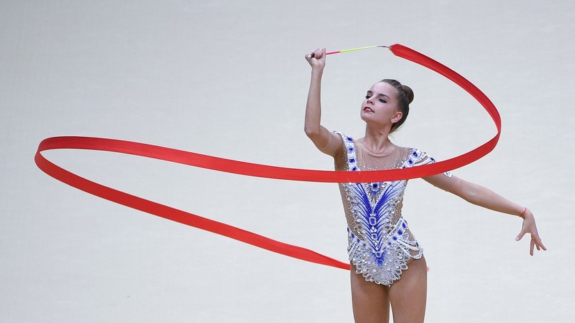 Гимнастка Дина Аверина победила в многоборье на этапе КМ в Италии