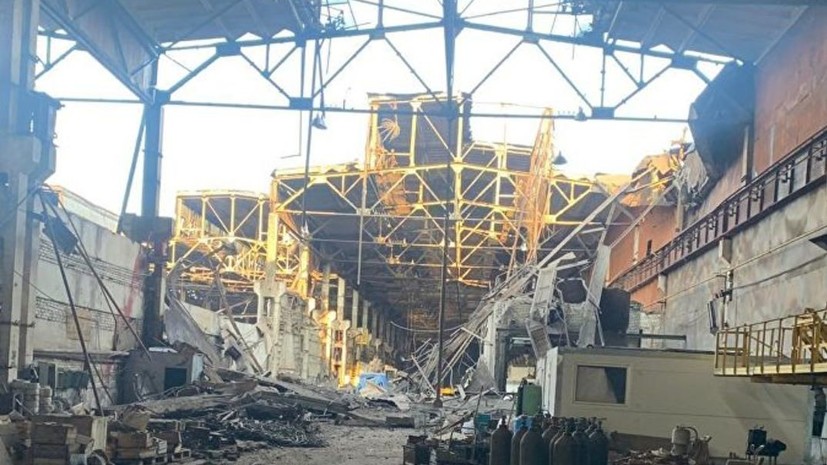 СМИ: Под обрушившимся заводом в Дзержинске могли оказаться сборщики металлолома