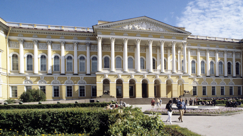 В Петербурге неизвестные пытались украсть скульптуру из Русского музея