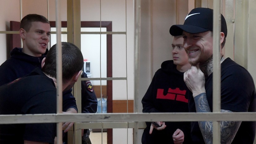 Заседание по делу Кокорина и Мамаева приостановлено из-за сообщения о минировании