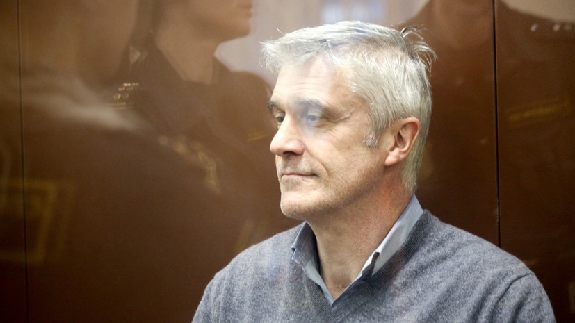 Орешкин оценил решение суда отпустить Калви под домашний арест