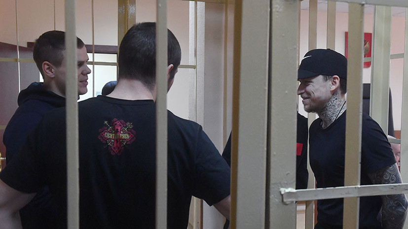 Мамаев и брат Кокорина извинились перед Соловчуком в суде