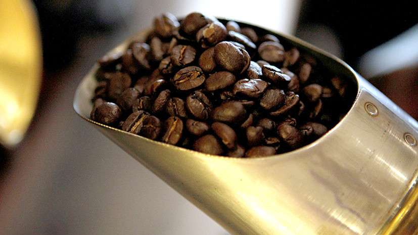 Горький бизнес: как рекордное за 14 лет падение цен на кофе может отразиться на производителях популярного напитка