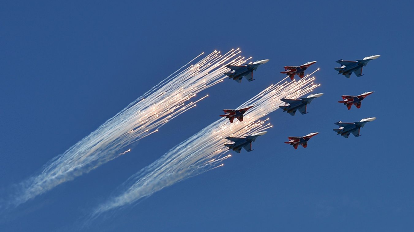 Более 30 единиц авиатехники примет участие в параде Победы в Петербурге