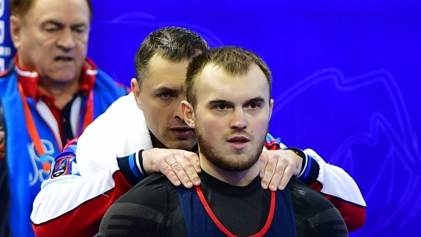 Российский тяжелоатлет Климонов завоевал серебряную медаль чемпионата Европы в Батуми