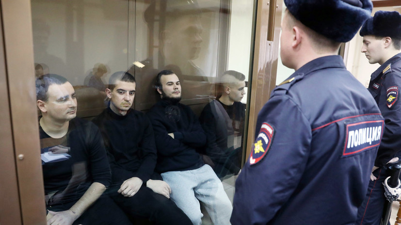 Денисова намерена посетить в Москве суды по арестованным морякам