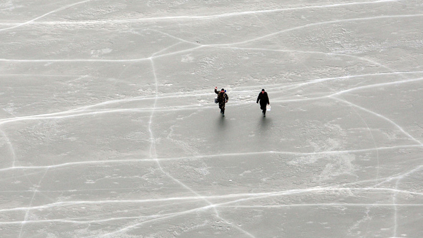 В Хабаровском крае с оторвавшейся льдины спасли пять человек