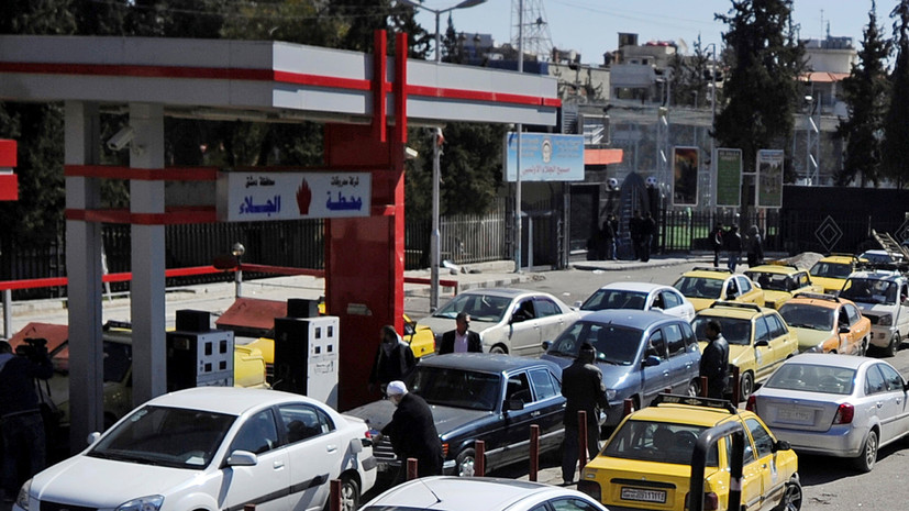 Министр нефти Сирии осмотрел заправочные станции в Дамаске