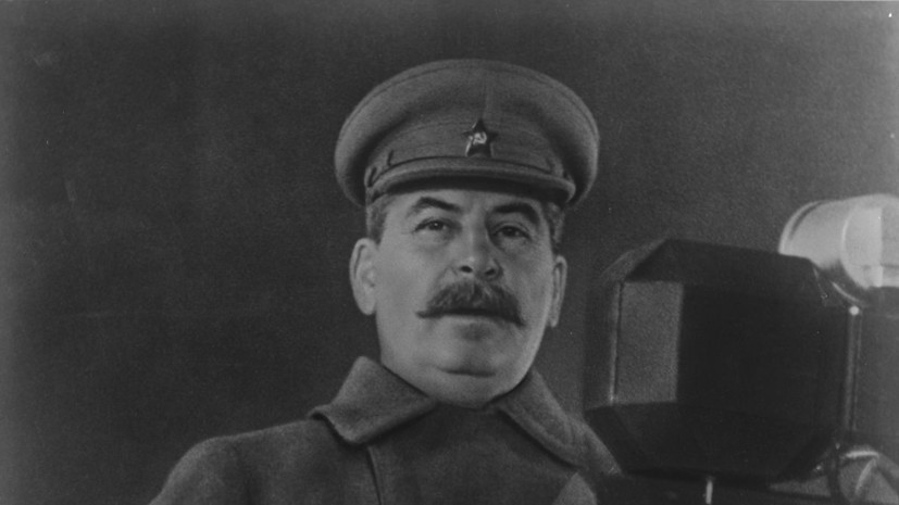 Опрос показал рекордный уровень одобрения в России политики Сталина