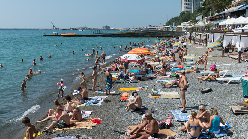 В Сочи направят почти миллиард рублей на укрепление пляжей