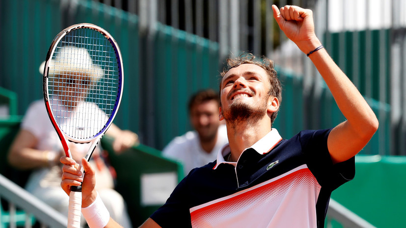 Теннисист Медведев впервые в карьере вышел в четвертьфинал турнира серии Masters 1000