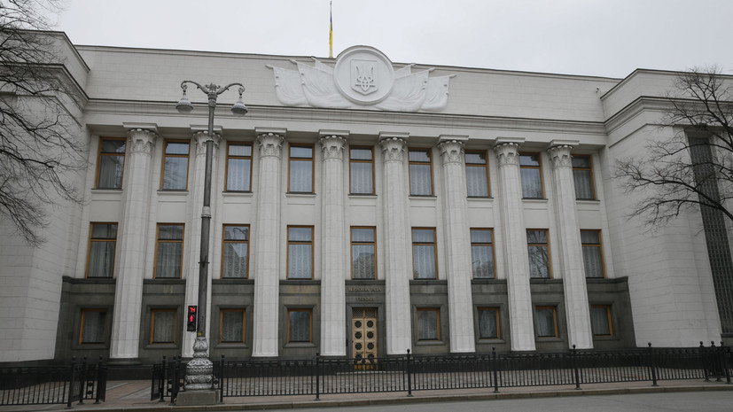 Полиция проверяет данные о минировании зданий Рады и кабмина в Киеве