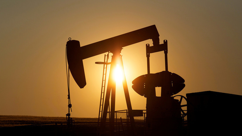 Мировые цены на нефть падают в пределах 2%