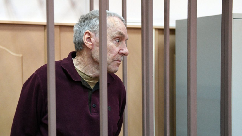 Отец полковника Захарченко признан виновным в растрате